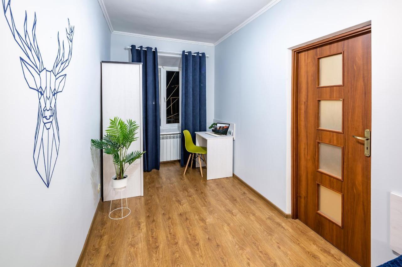 Rainbow Apartment Near Rynok Sq 리비프 외부 사진